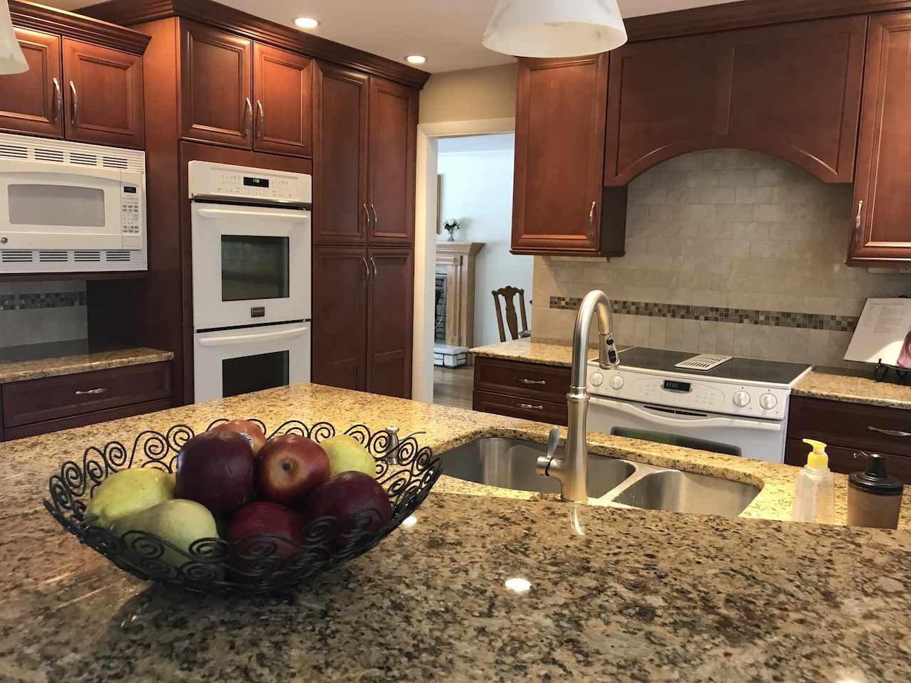 143 Peele Road Nashua, NH 03062 - Photo 1 of 30