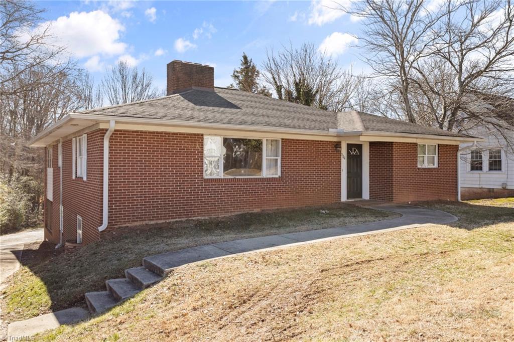 526 Polo Road Winston-Salem, NC 27106 - Photo 2 of 26 Gallery Image 2