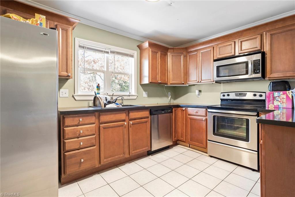 526 Polo Road Winston-Salem, NC 27106 - Photo 7 of 26 Gallery Image 7