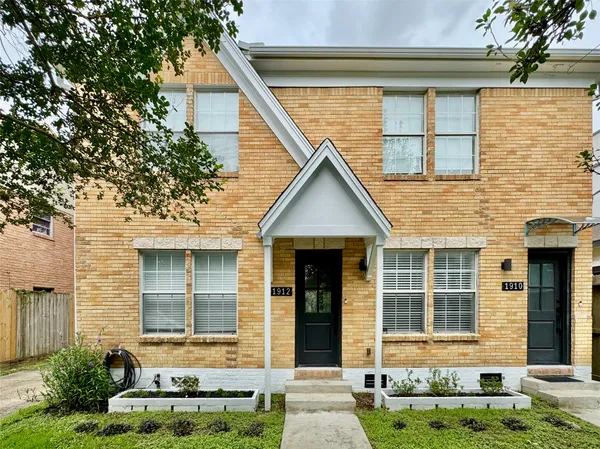 $2,850 | 1912 McDuffie Street, Houston, TX 77019