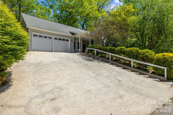 $700,000 | 132 Fox Cross Drive, Brevard, NC 28712