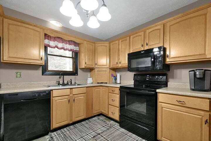 36657 Kelly Road Ray, OH 45672 - Photo 12 of 27 Inside 8
