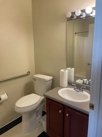 $2,000 | 1015 Elm Street, Manchester, NH 03101