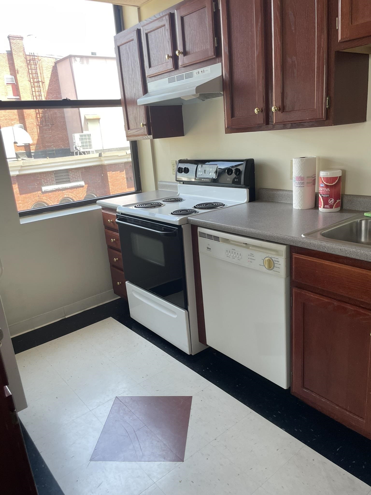 1015 Elm Street Manchester, NH 03101 - Photo 2 of 17