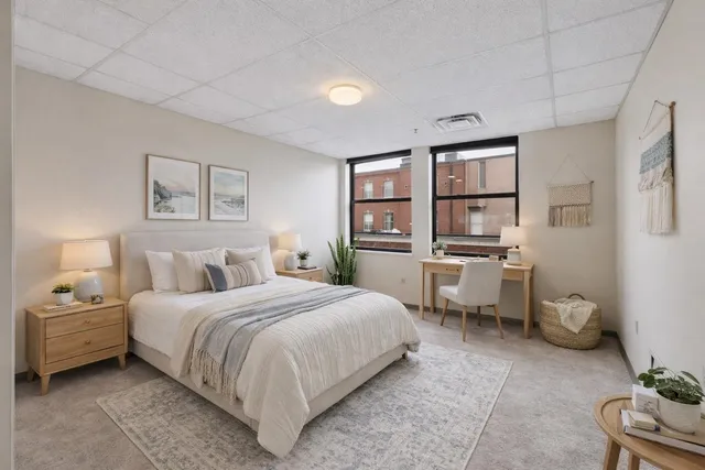 $2,000 | 1015 Elm Street, Manchester, NH 03101