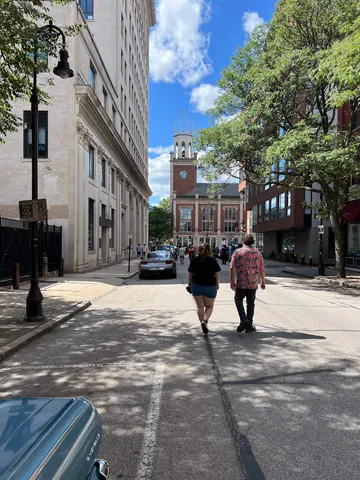 $2,000 | 1015 Elm Street, Manchester, NH 03101