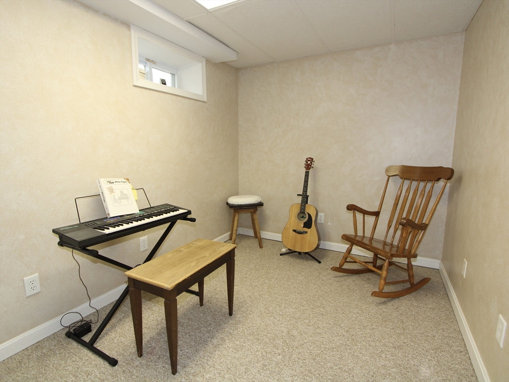 159 Mower Street Worcester, MA 01602 - Photo 19 of 27 a room with chair and table