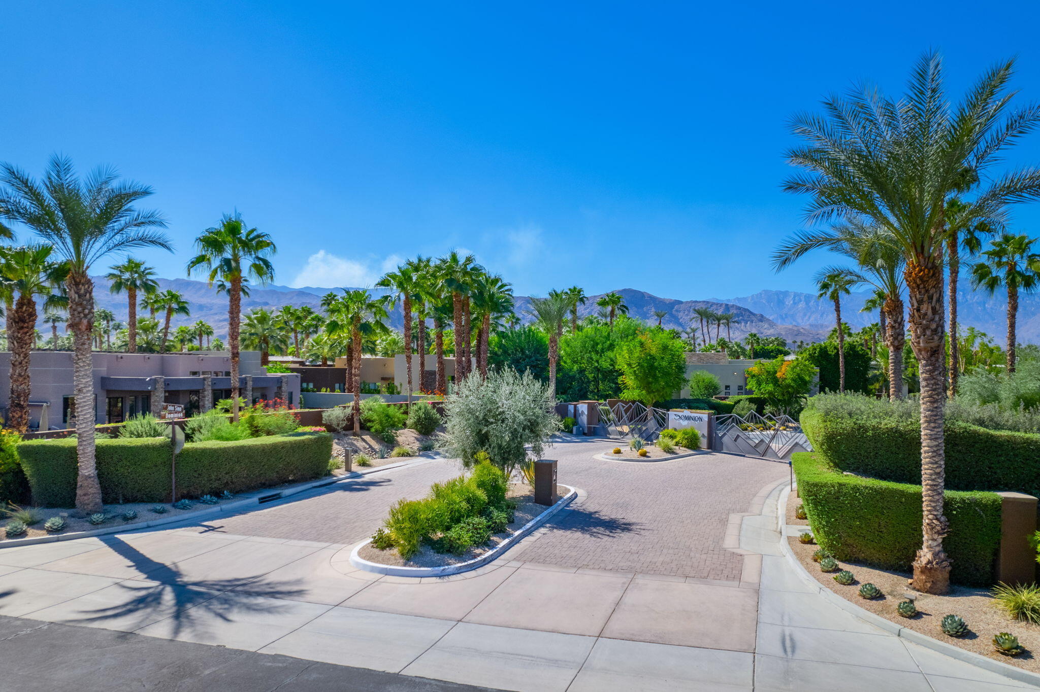 14 Dominion Court Rancho Mirage, CA 92270 - Photo 64 of 65 a view of a backyard with plants and a patio