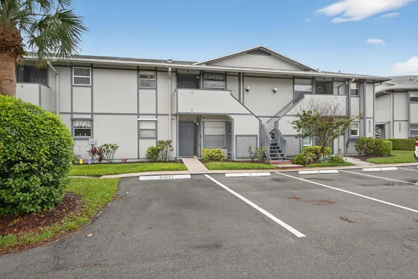 $245,000 | 8323 Southeast Croft Circle, Unit N9, Hobe Sound, FL 33455