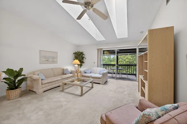 $245,000 | 8323 Southeast Croft Circle, Unit N9, Hobe Sound, FL 33455