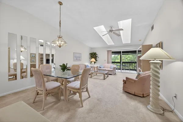 $245,000 | 8323 Southeast Croft Circle, Unit N9, Hobe Sound, FL 33455