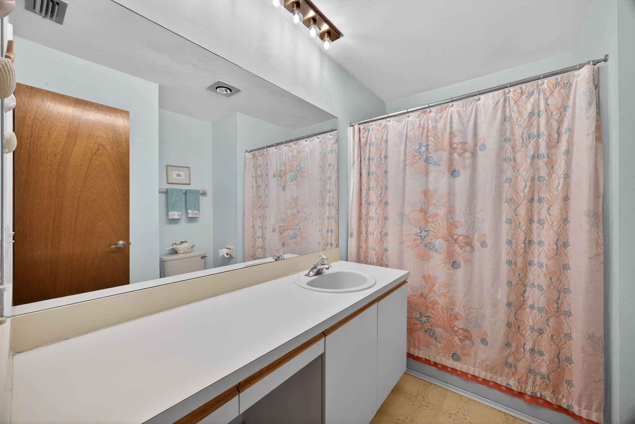 8323 Southeast Croft Circle, Unit N9 Hobe Sound, FL 33455 - Photo 18 of 66 Primary Bath