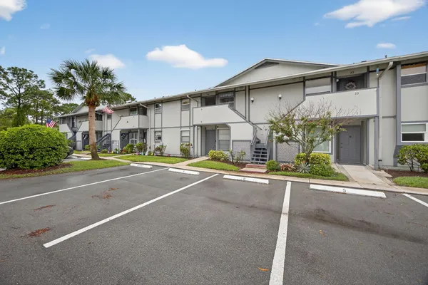 $245,000 | 8323 Southeast Croft Circle, Unit N9, Hobe Sound, FL 33455