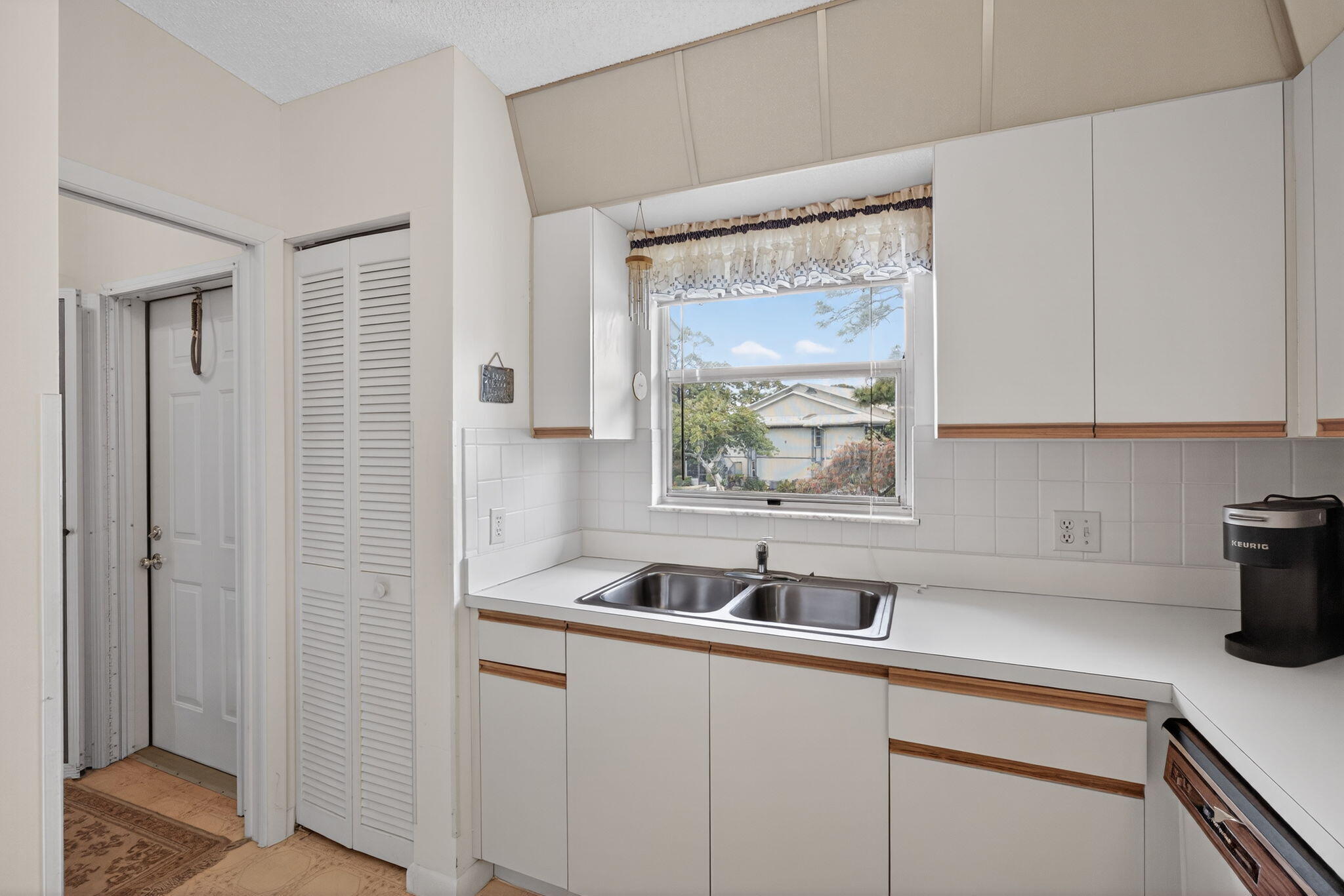 8323 Southeast Croft Circle, Unit N9 Hobe Sound, FL 33455 - Photo 4 of 66 Kitchen