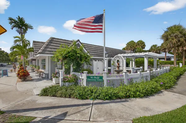 $245,000 | 8323 Southeast Croft Circle, Unit N9, Hobe Sound, FL 33455