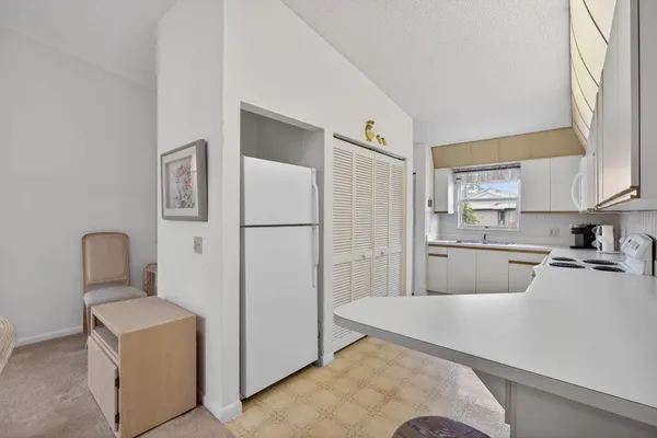 $245,000 | 8323 Southeast Croft Circle, Unit N9, Hobe Sound, FL 33455