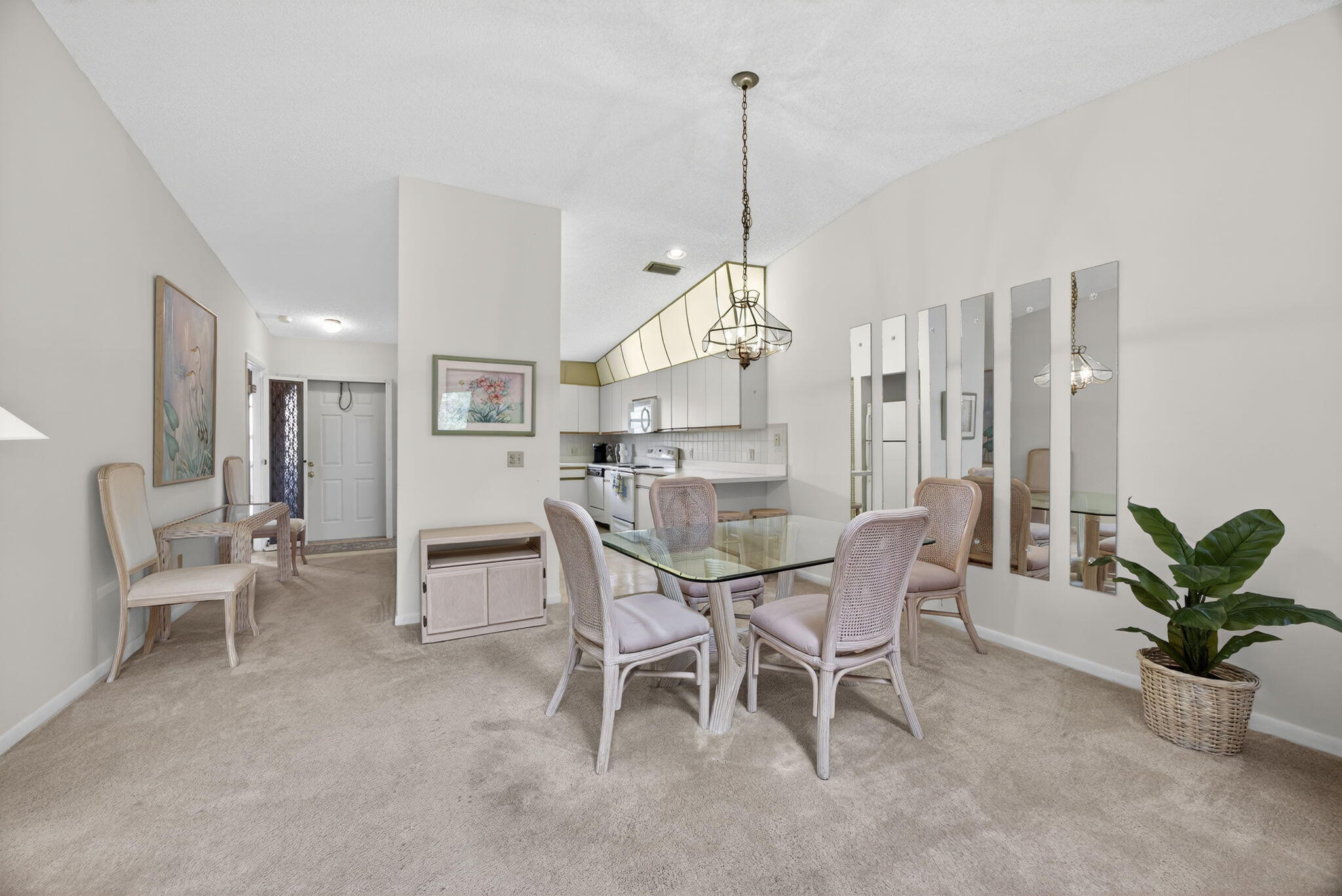 8323 Southeast Croft Circle, Unit N9 Hobe Sound, FL 33455 - Photo 8 of 66 Dining Area