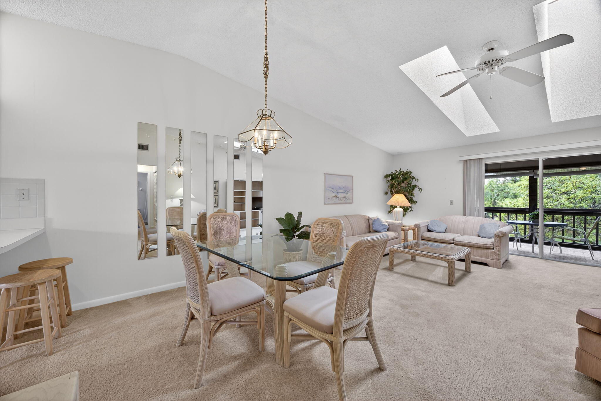 8323 Southeast Croft Circle, Unit N9 Hobe Sound, FL 33455 - Photo 9 of 66 Dining Area