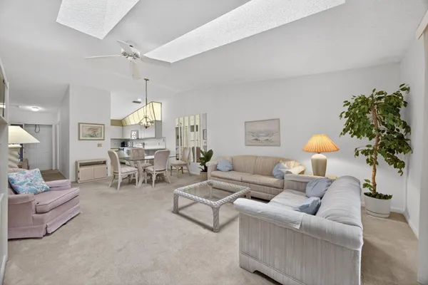 $245,000 | 8323 Southeast Croft Circle, Unit N9, Hobe Sound, FL 33455