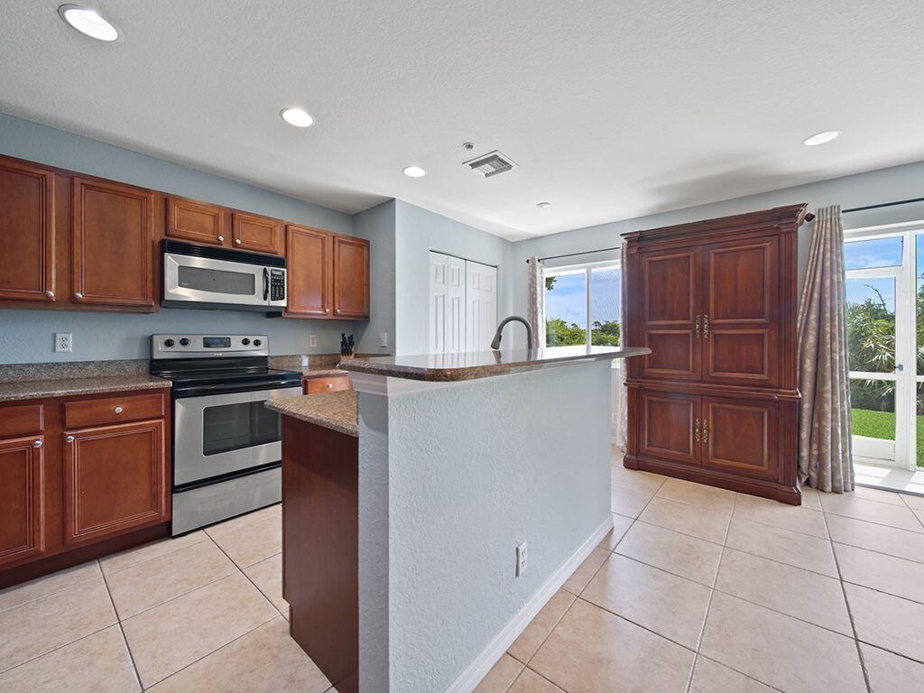 5293 Southeast Jennings Lane Stuart, FL 34997 - Photo 12 of 29 Kitchen