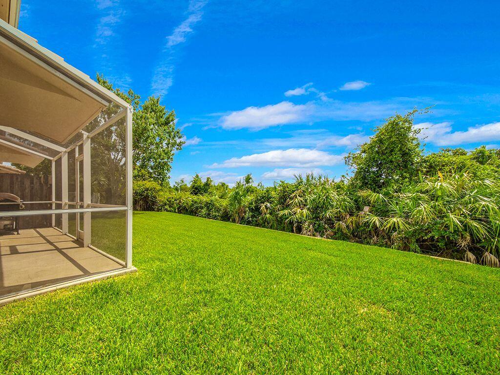5293 Southeast Jennings Lane Stuart, FL 34997 - Photo 26 of 29 Yard