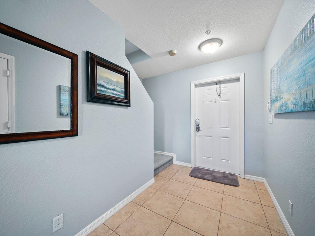 5293 Southeast Jennings Lane Stuart, FL 34997 - Photo 3 of 29 Foyer-entrance into home