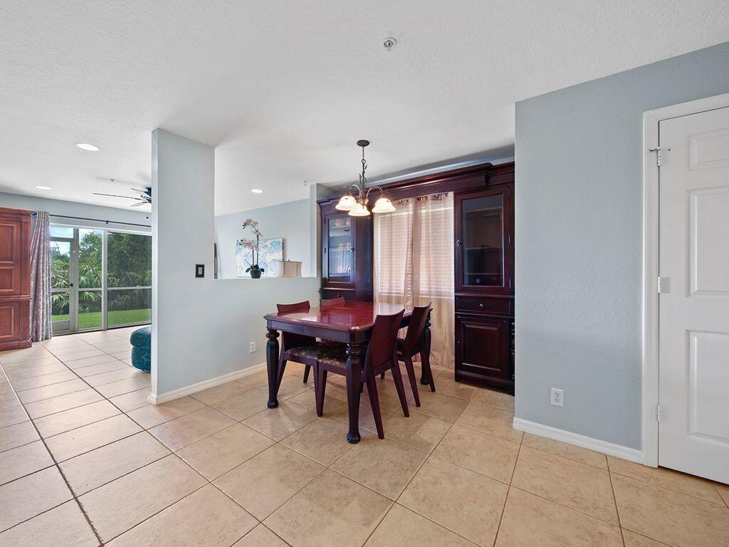 5293 Southeast Jennings Lane Stuart, FL 34997 - Photo 5 of 29 Dining area