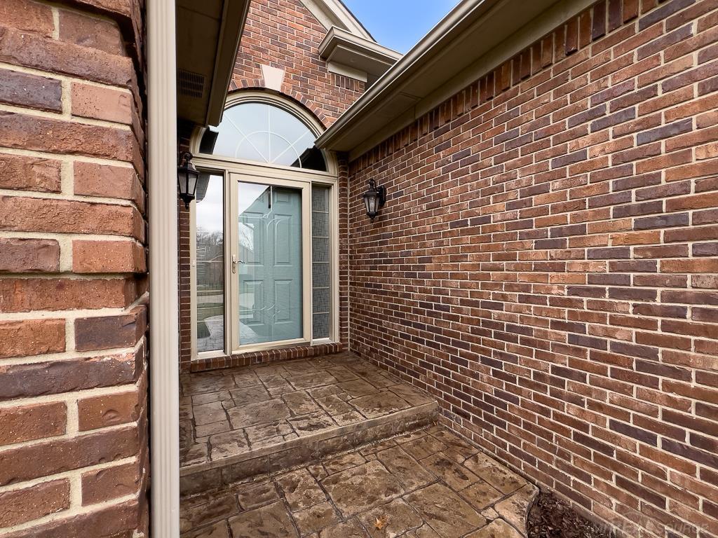 16092 Moore Park Road Macomb, MI 48044 - Photo 3 of 53 50137754-0b1ee318-c598-412c-8149-9b73c71c069d.JPG