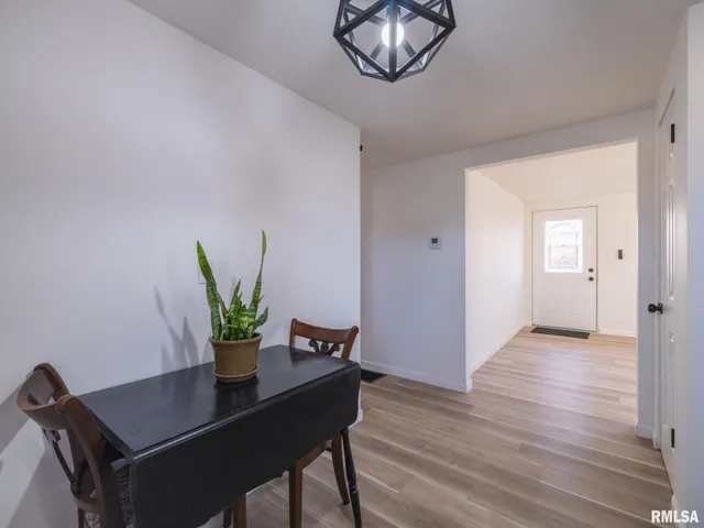 $219,900 | 208 Elmhurst Drive, Washington, IL 61571