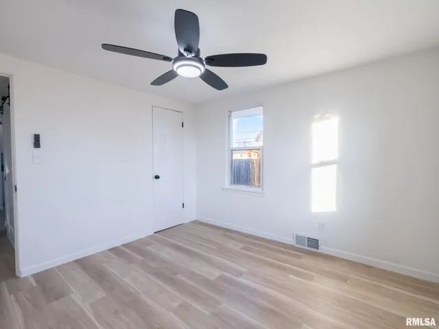 $219,900 | 208 Elmhurst Drive, Washington, IL 61571