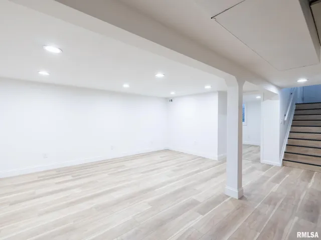 $219,900 | 208 Elmhurst Drive, Washington, IL 61571