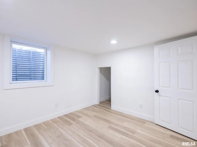 $219,900 | 208 Elmhurst Drive, Washington, IL 61571