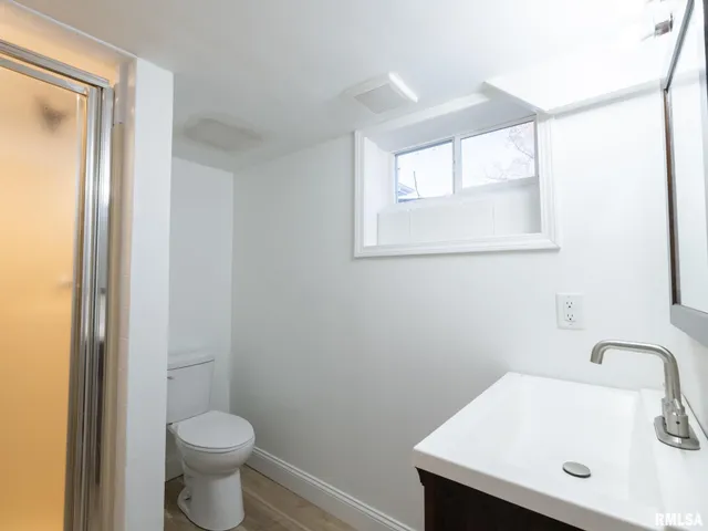 $219,900 | 208 Elmhurst Drive, Washington, IL 61571