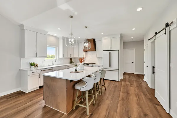 $1,050,000 | N66-w34839 Baltic Pass, Oconomowoc, WI 53066