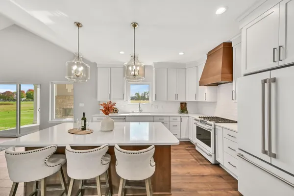 $1,050,000 | N66-w34839 Baltic Pass, Oconomowoc, WI 53066