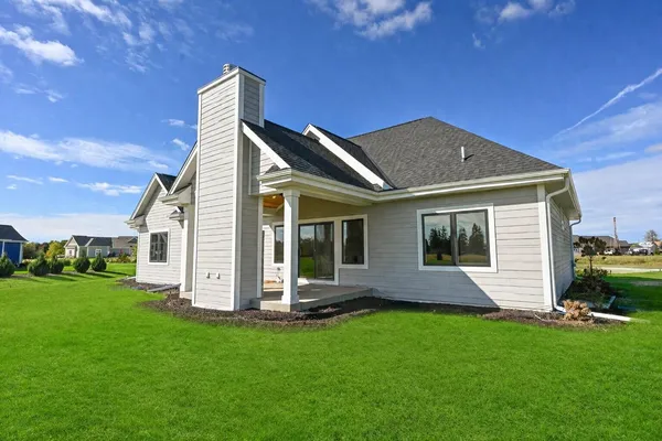 $1,050,000 | N66-w34839 Baltic Pass, Oconomowoc, WI 53066
