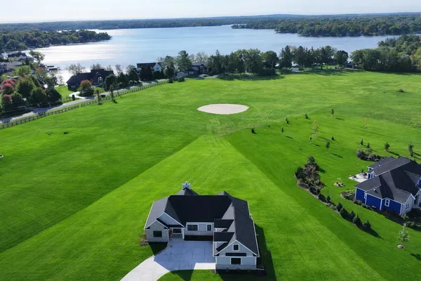 $1,050,000 | N66-w34839 Baltic Pass, Oconomowoc, WI 53066
