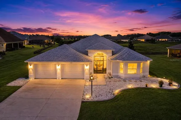 $595,000 | 11216 Roz Way, Oxford, FL 34484