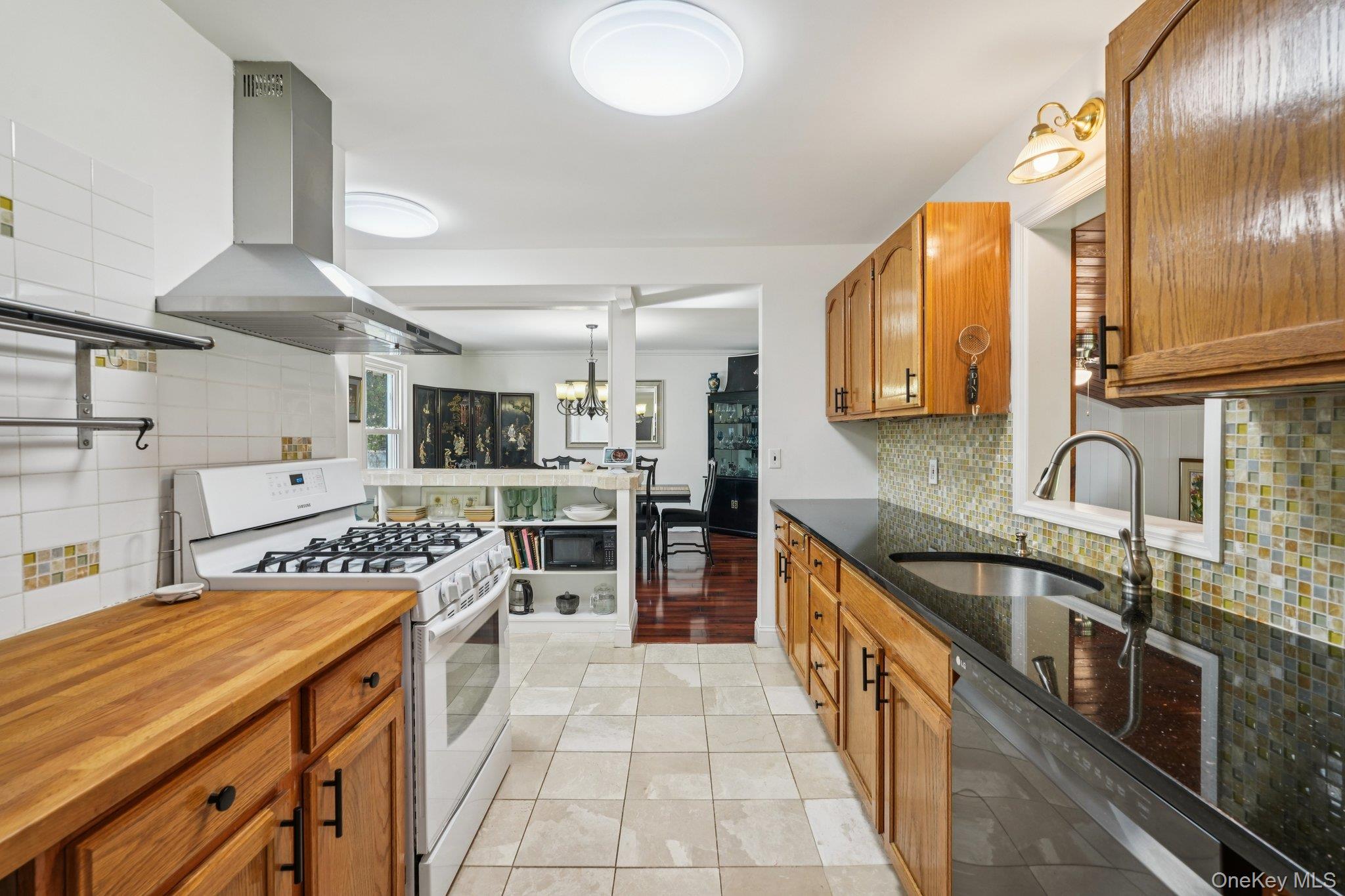 254 Congers Road New City, NY 10956 - Photo 9 of 36