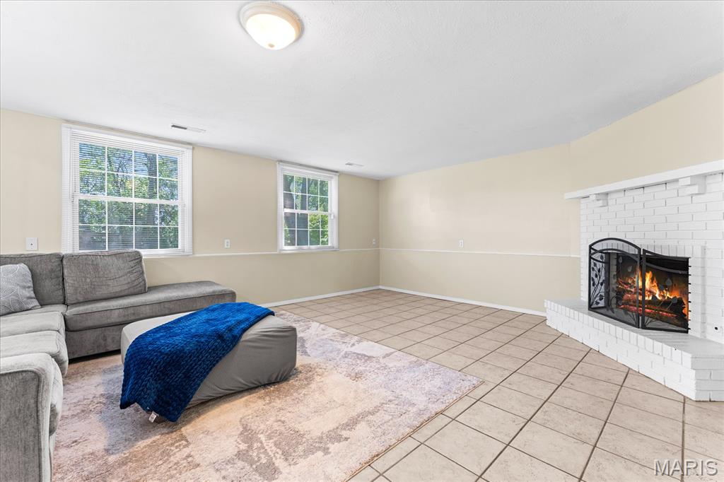 904 Fort Henry Road Belleville, IL 62221 - Photo 12 of 35
