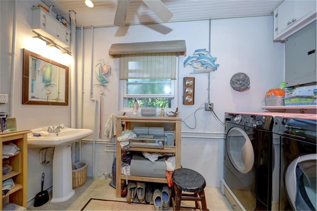 701 Sunset Cove Madeira Beach, FL 33708 - Photo 21 of 30 Bath & Laundry