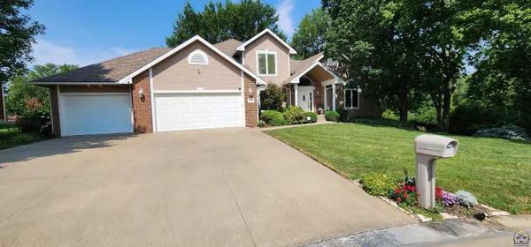 $577,500 | 2315 Southeast Cuvier Street, Tecumseh, KS 66542