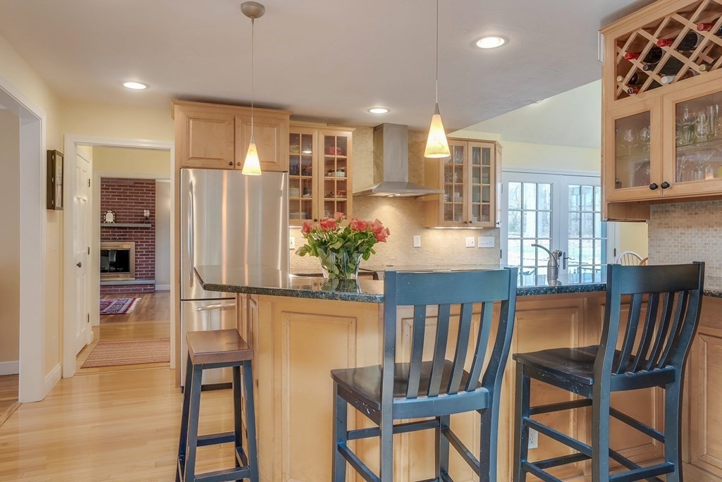35 Gould Road Bedford, MA 01730 - Photo 3 of 42 Gallery Image 3