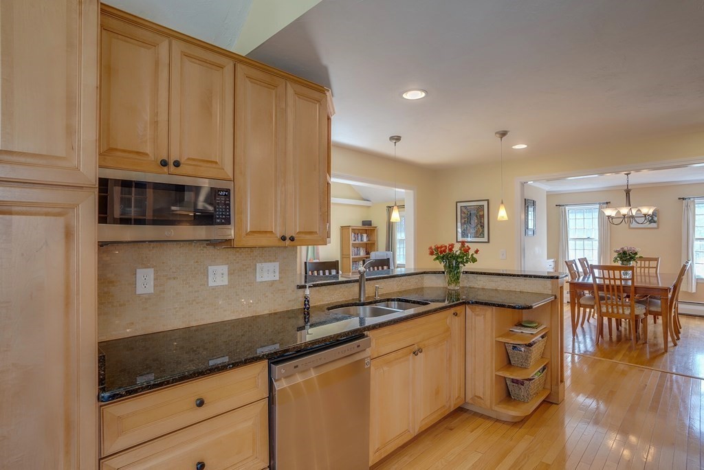 35 Gould Road Bedford, MA 01730 - Photo 7 of 42 Gallery Image 7