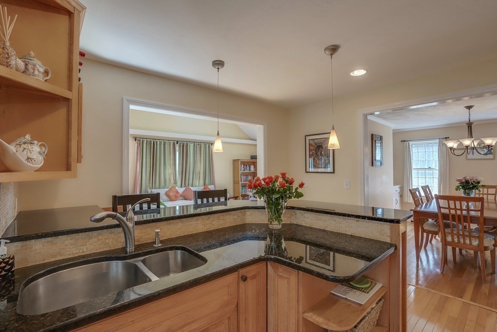 35 Gould Road Bedford, MA 01730 - Photo 8 of 42 Gallery Image 8