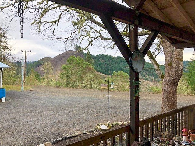 5956 Buckhorn Road Roseburg, OR 97470 - Photo 4 of 42