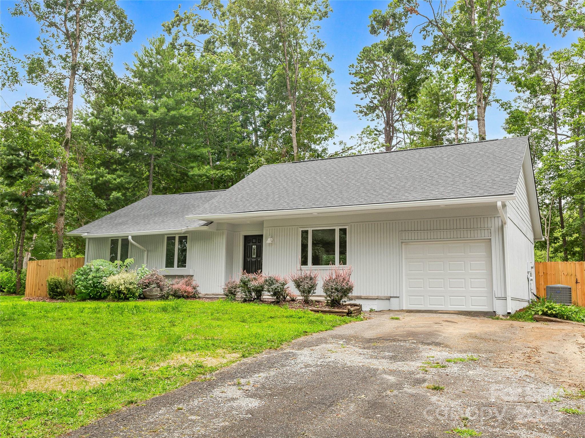 24 Ashcroft Road Arden, NC 28704 - Photo 3 of 23 Gallery Image 3