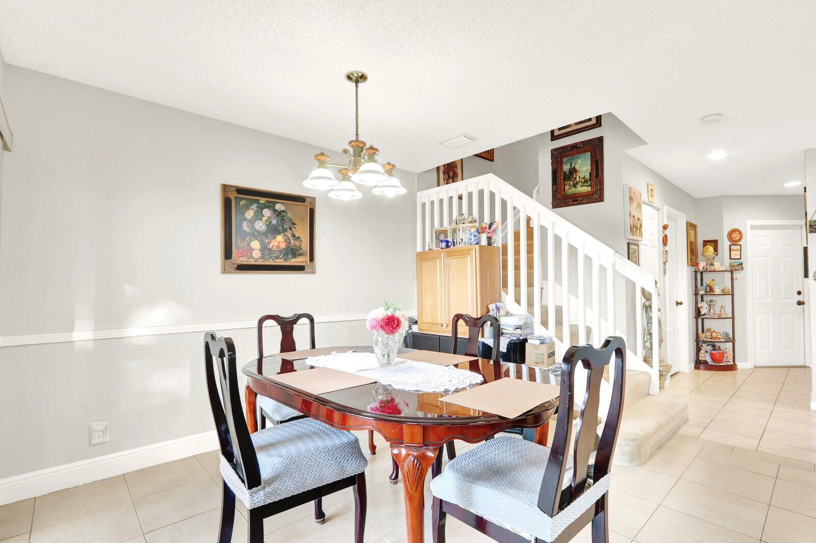 944 Imperial Lake Road West Palm Beach, FL 33413 - Photo 11 of 36 Dining Area