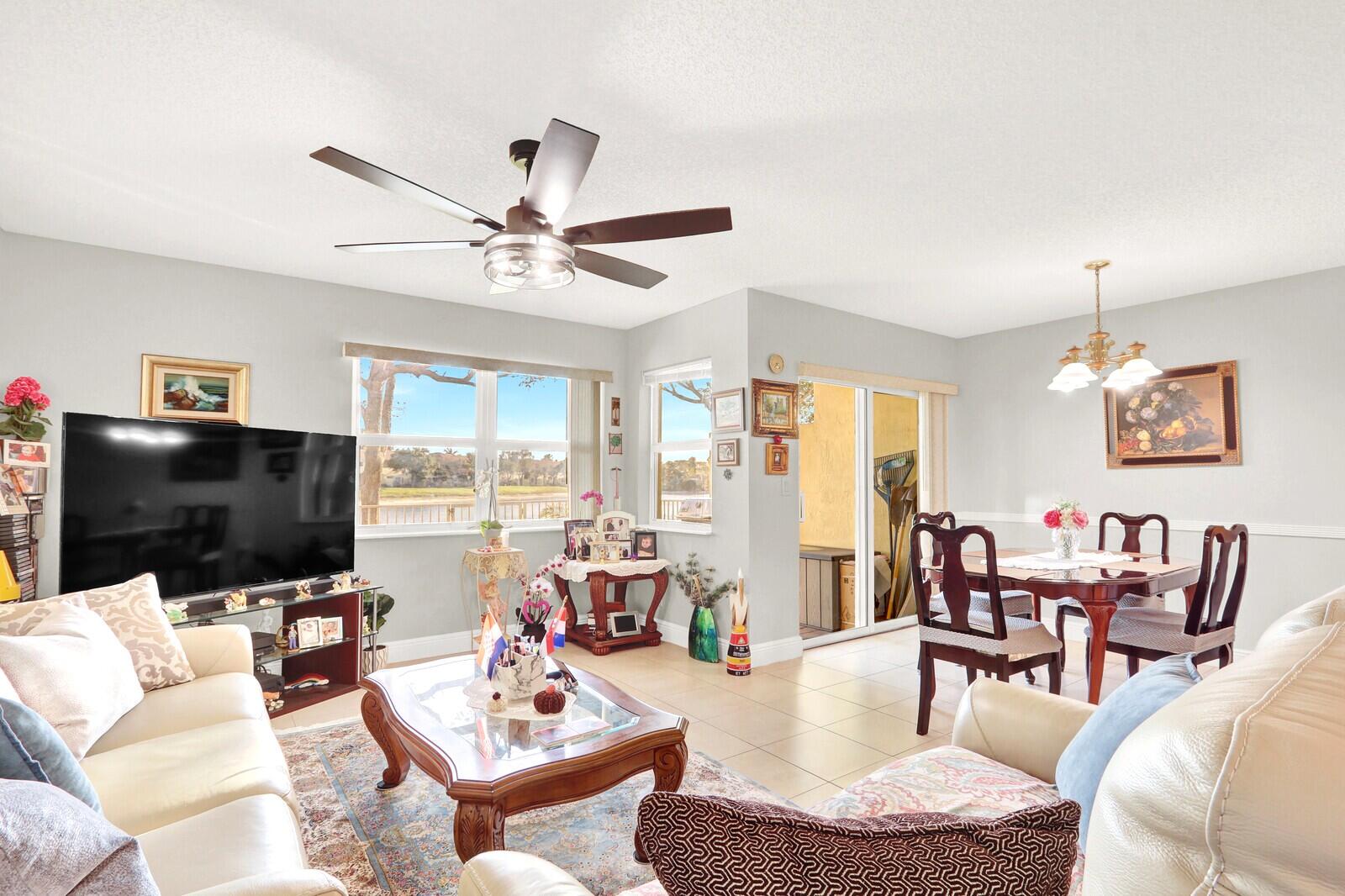 944 Imperial Lake Road West Palm Beach, FL 33413 - Photo 13 of 36 Living Room