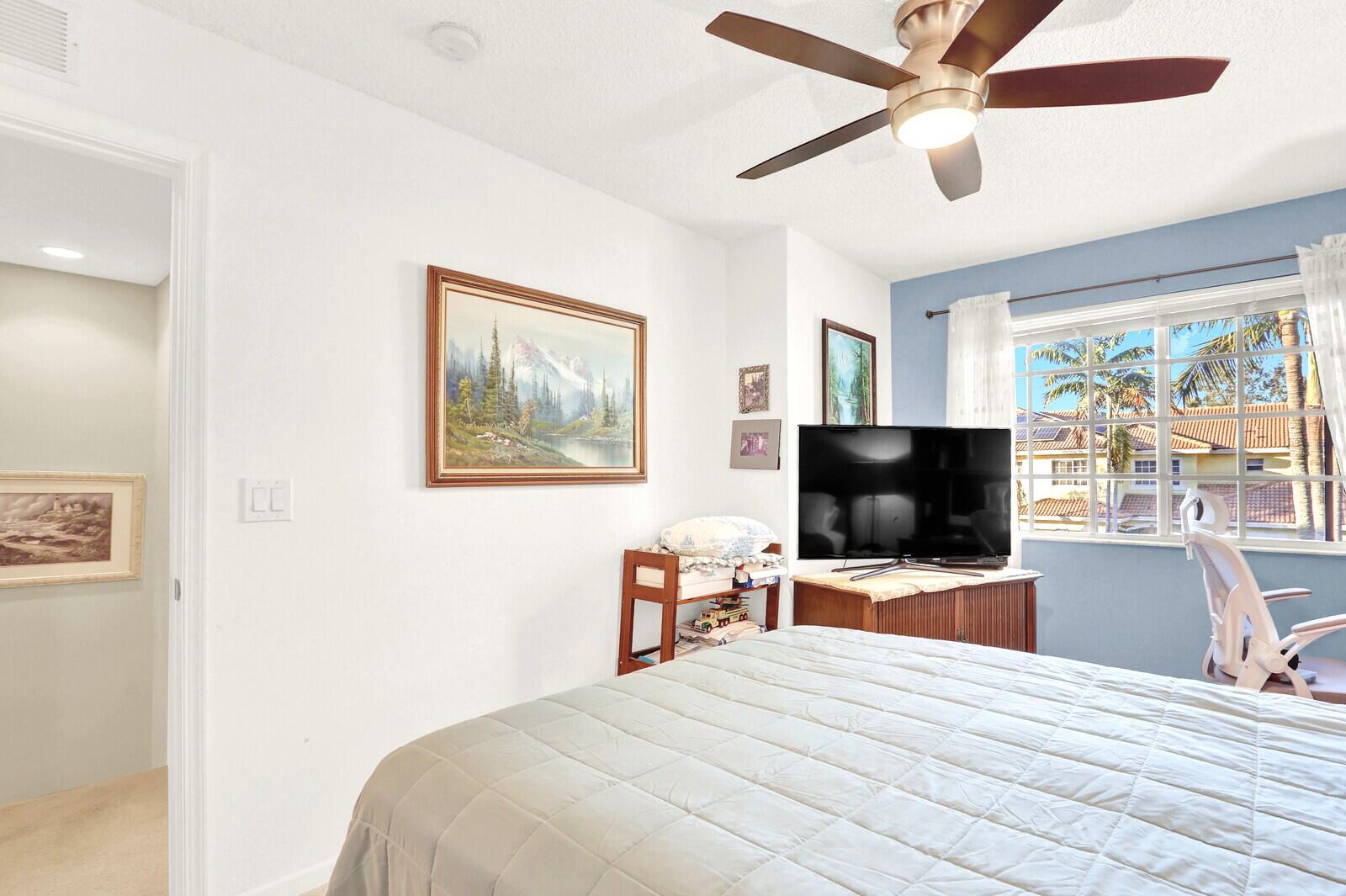 944 Imperial Lake Road West Palm Beach, FL 33413 - Photo 16 of 36 Guest Bedroom